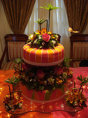 torta de dos pisos naranja